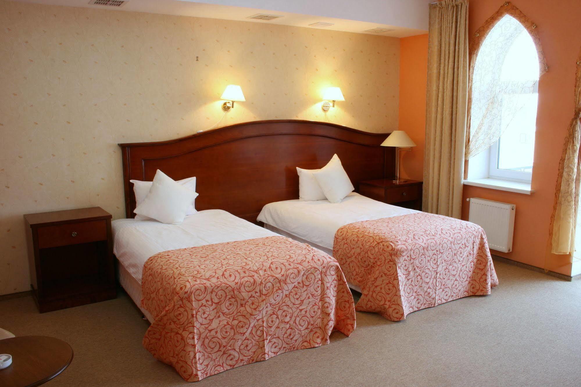 Premier Hotel Shafran Sumy Exterior photo